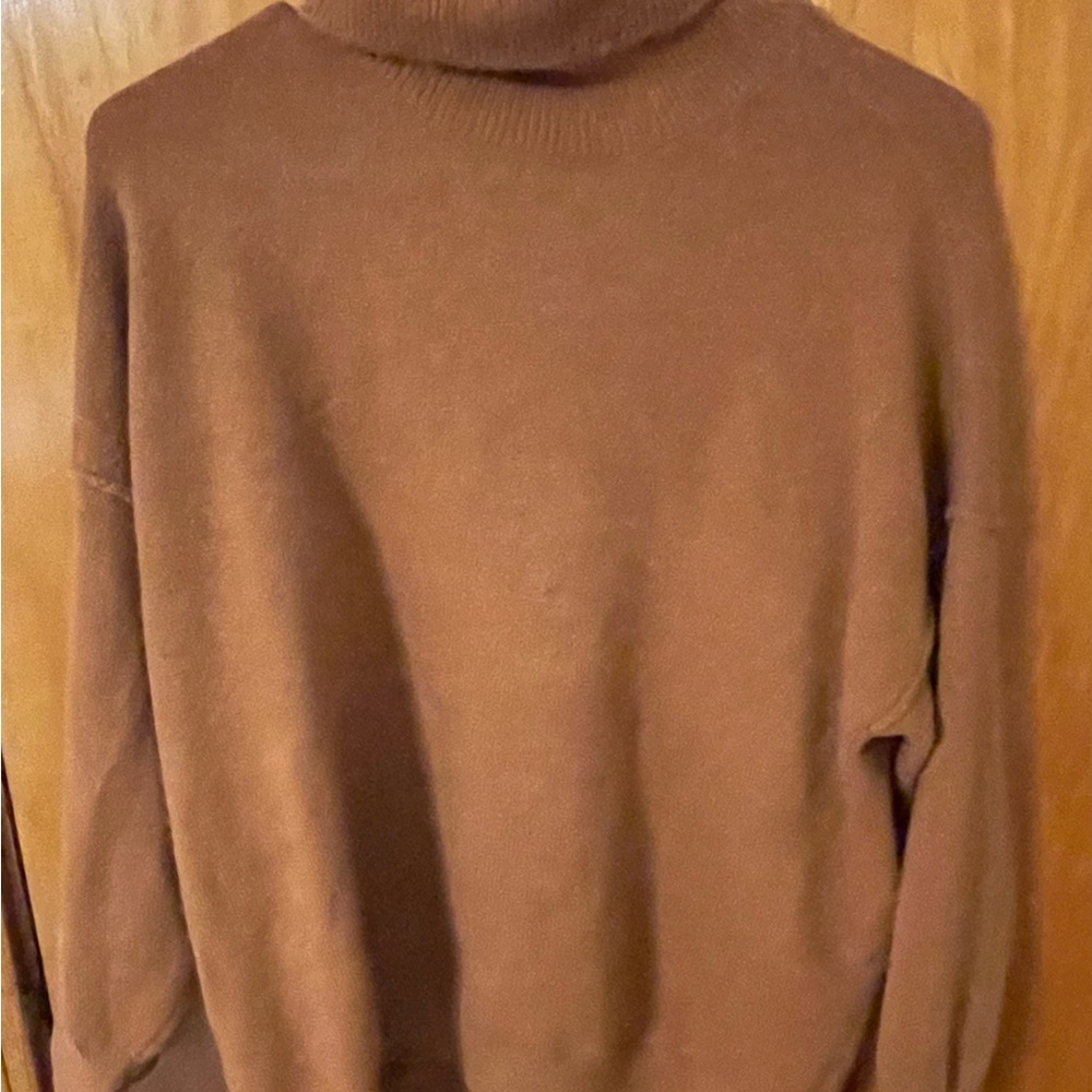 Women’s Vince Camuto Sweater.
